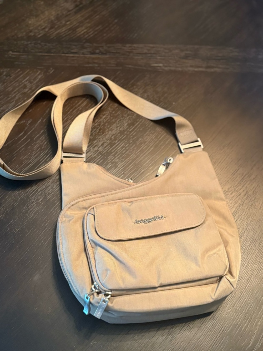 Baggallini Beige Crossbody Bag - Picture 2 of 10